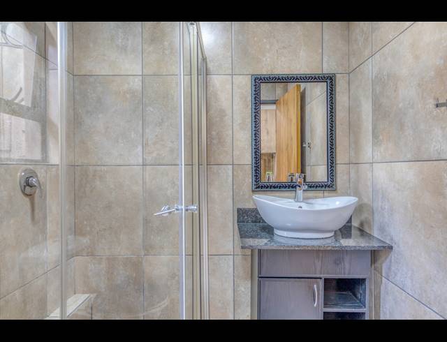 1 BEDROOM STUDIO APARTMENT TO LET IN RIVONIA